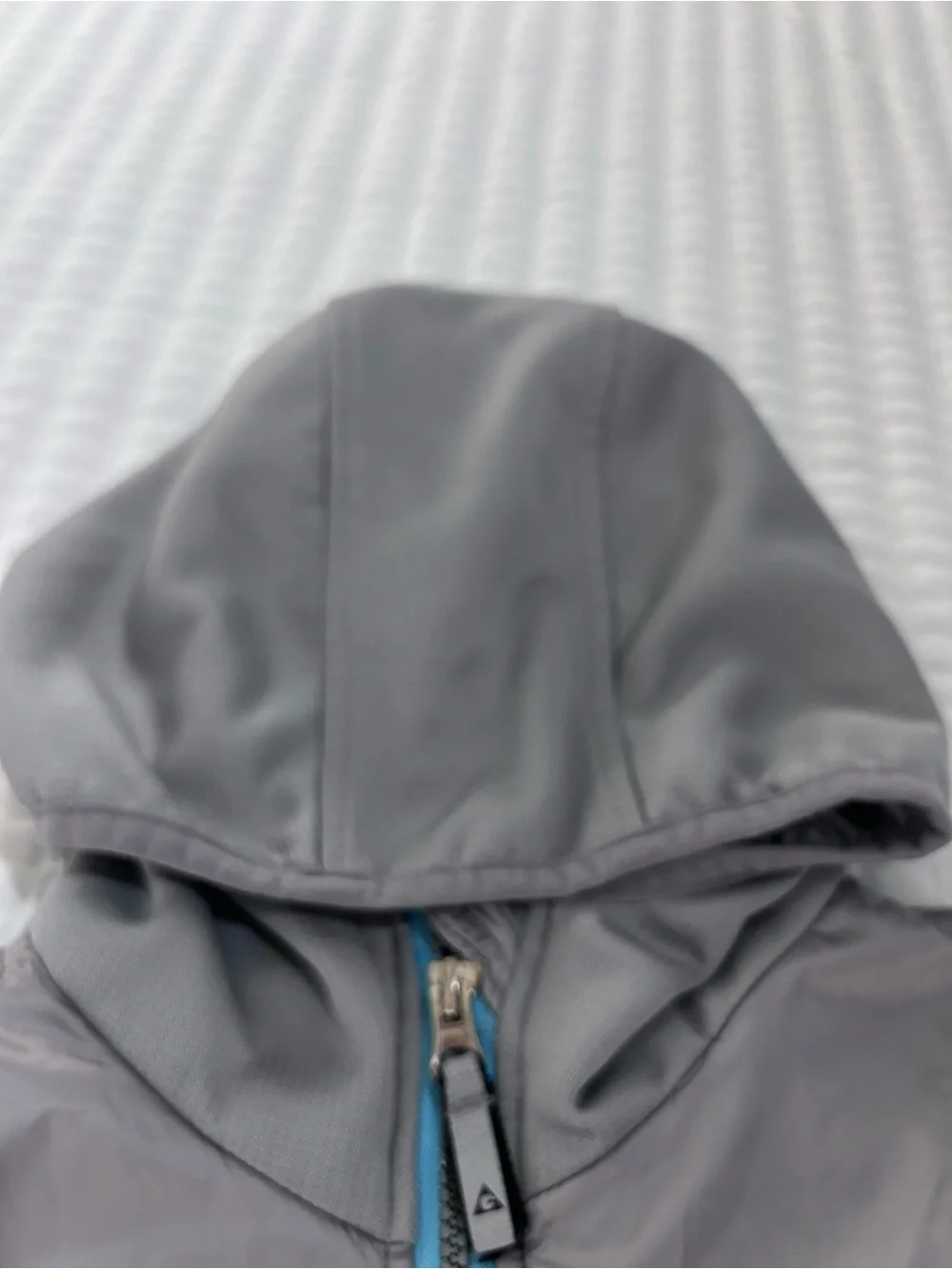 Gerry Weber Gray Hooded Puffer Jacket with Teal Trim. Size Youth L